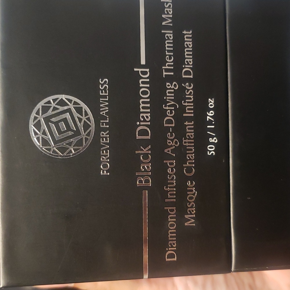 Forever Flawless Black diamond diamond Infused age- defying Thermal Mask